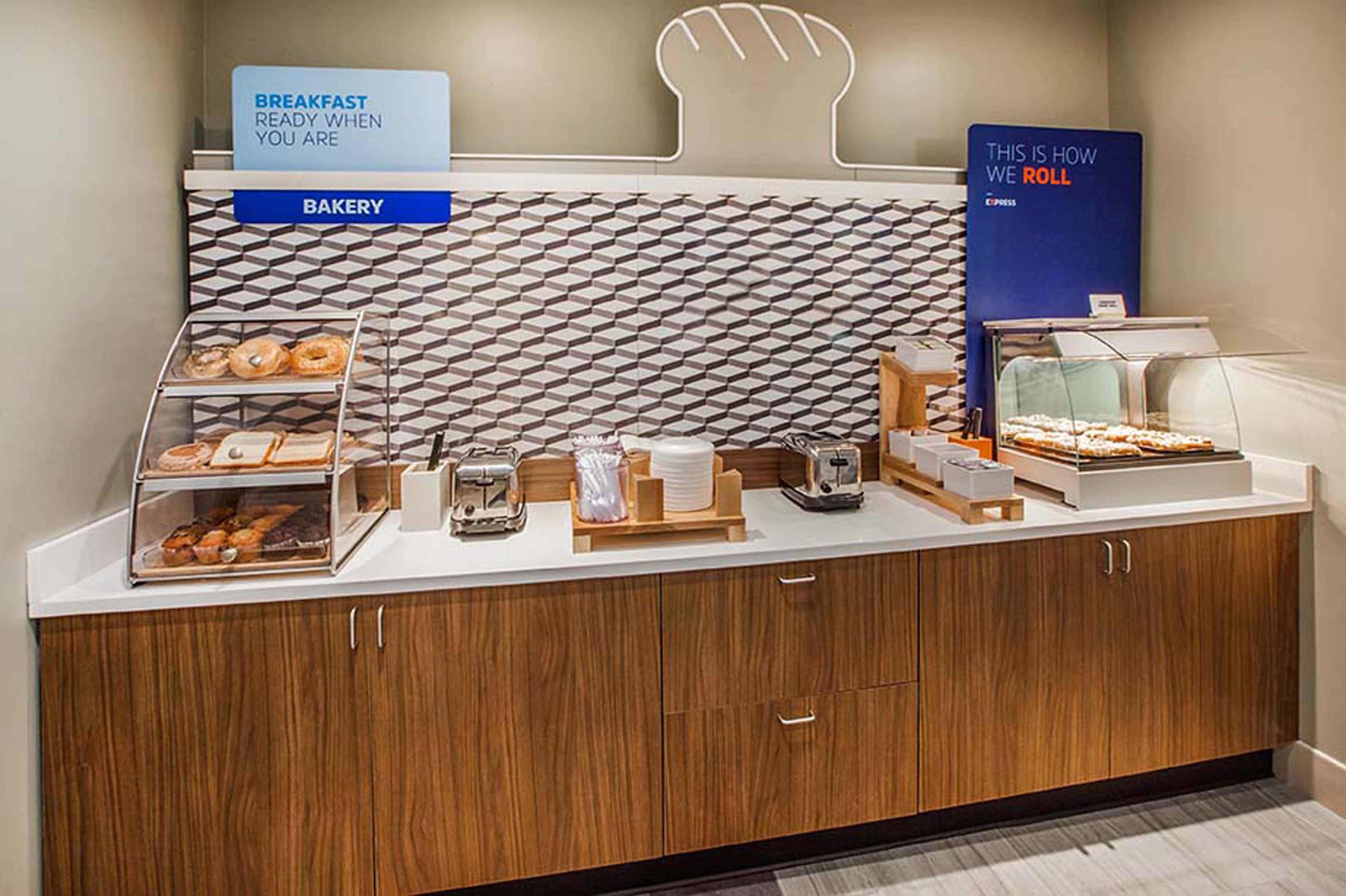 Holiday Inn Express Hotel & Suites Bay City By Ihg Екстер'єр фото
