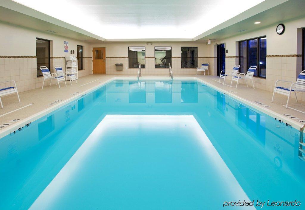 Holiday Inn Express Hotel & Suites Bay City By Ihg Екстер'єр фото