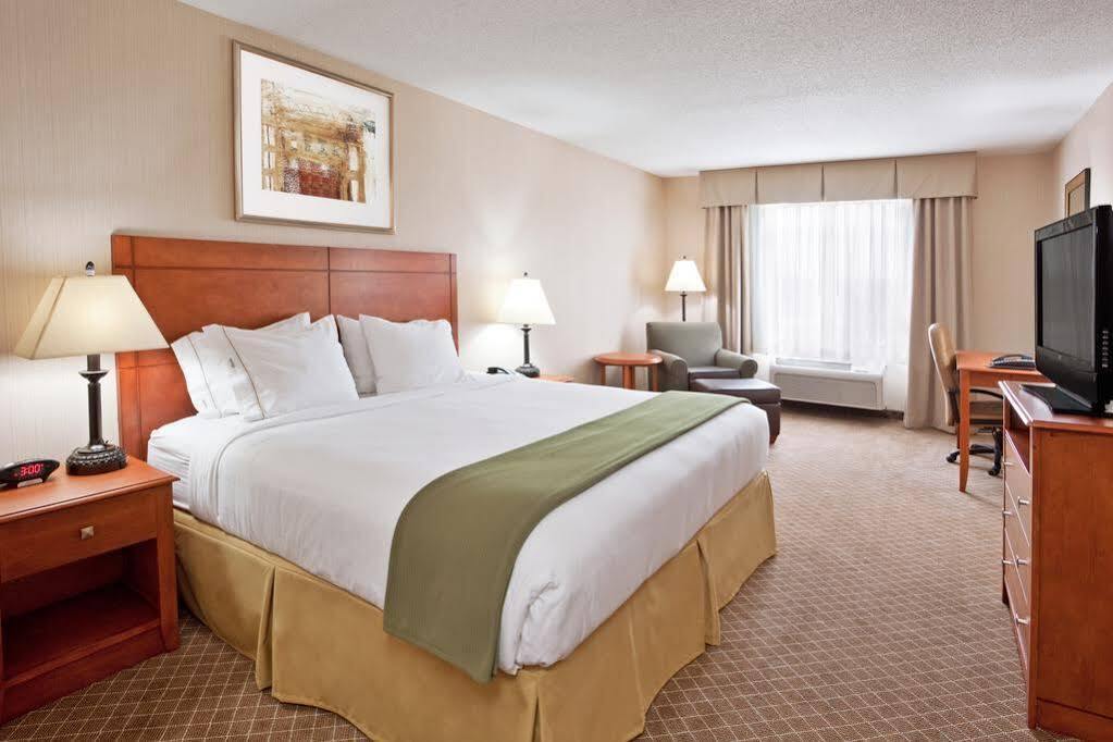 Holiday Inn Express Hotel & Suites Bay City By Ihg Екстер'єр фото